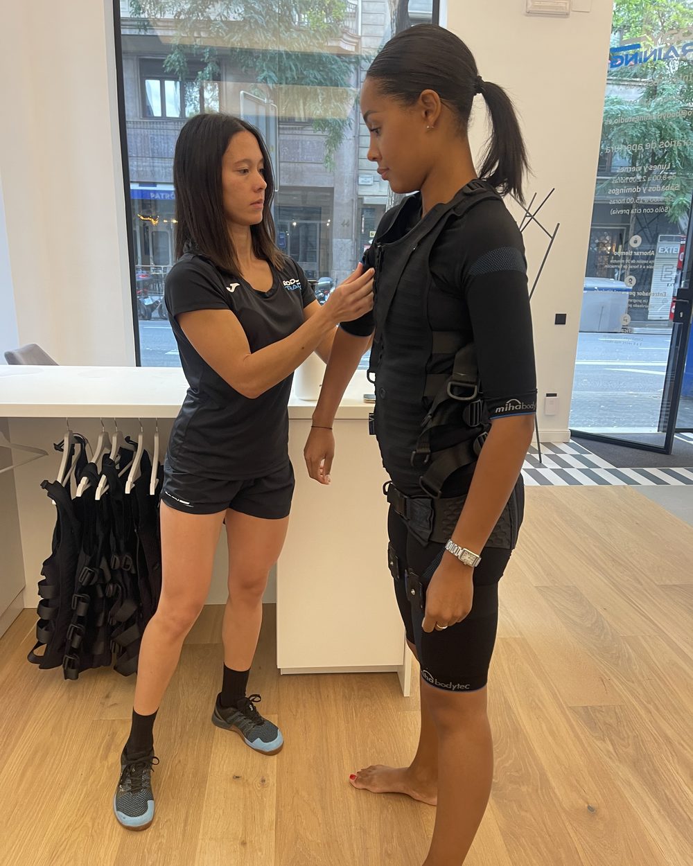 Coach et cliente au studio Ladies Only